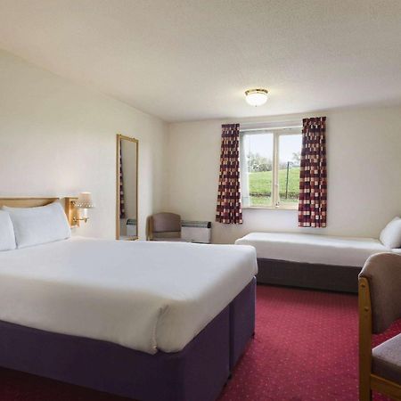 Strensham Days Inn Tewkesbury מראה חיצוני תמונה