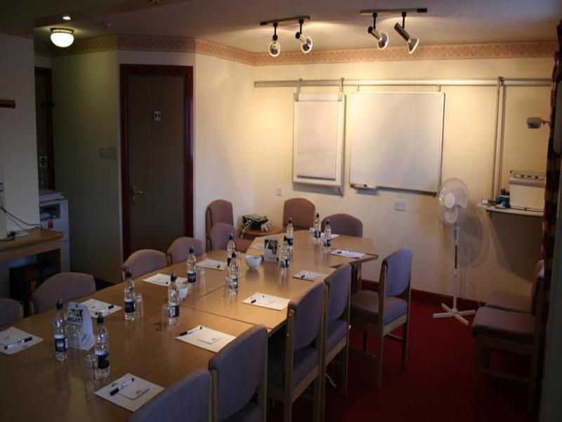 Strensham Days Inn Tewkesbury עסק תמונה